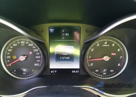 2017 Mercedes-Benz C 300 4Matic z USA, uszkodzony, nr VIN 55SWF4KB7HU216891